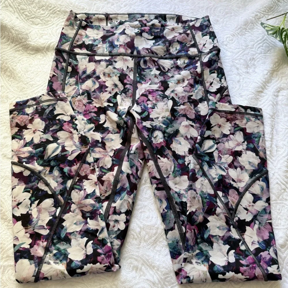 Lululemon Floral High Rise Cropped Leggings Size 6